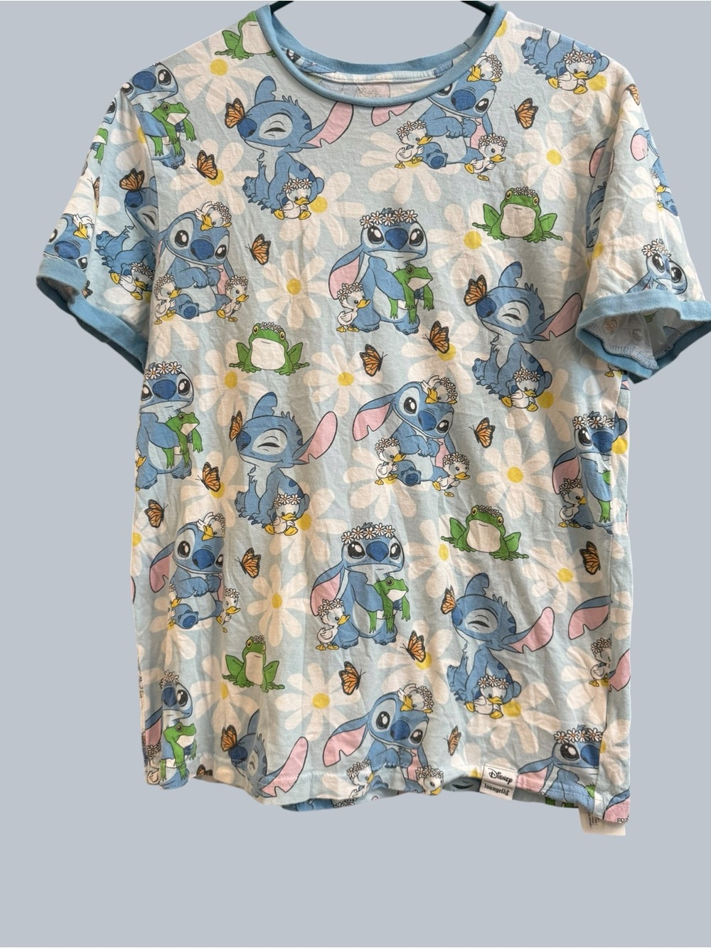 Disney Loungefly Stitch Springtime Daisy T-Shirt – Size M